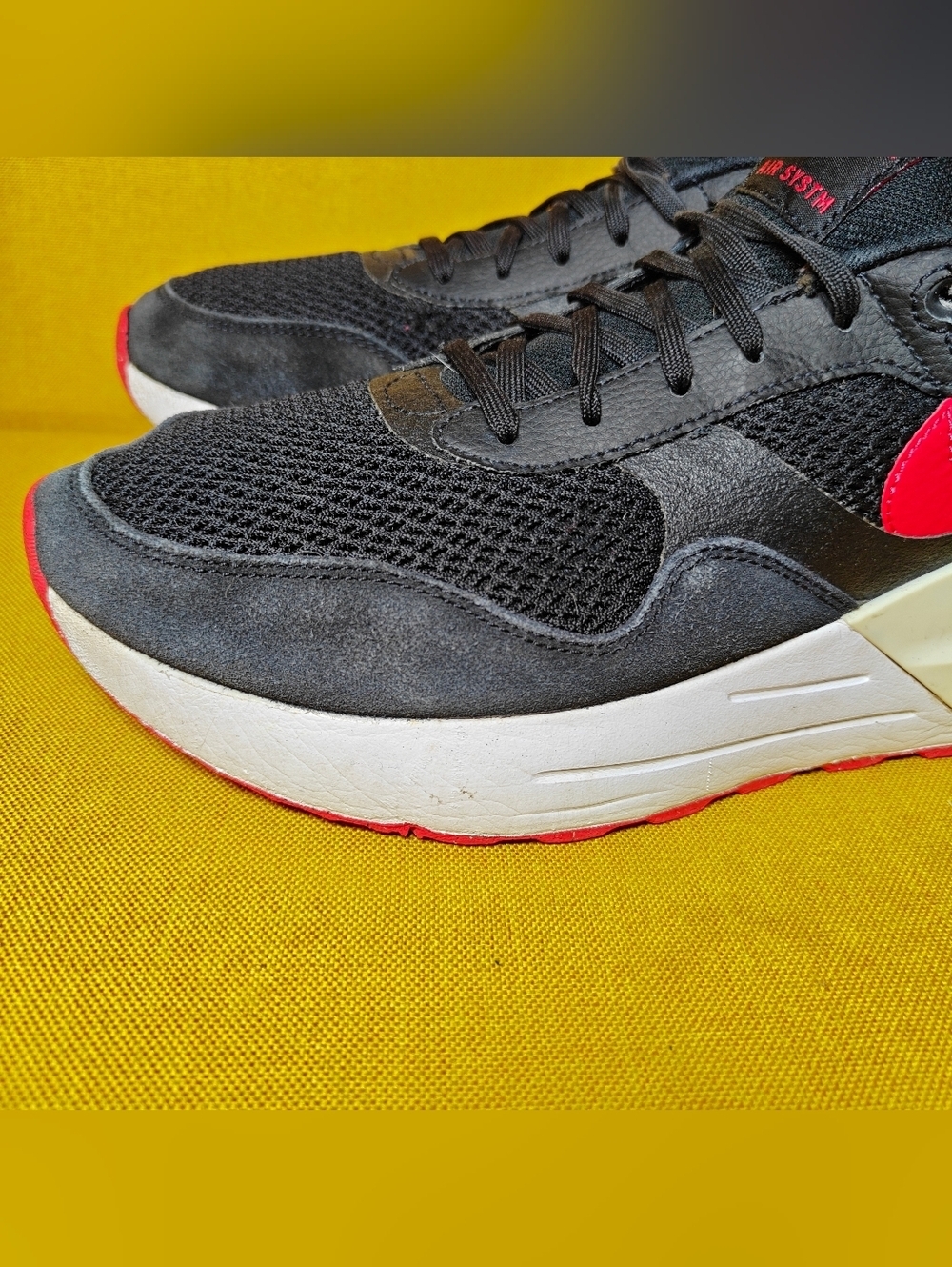 Nike Air Max SYSTM Black Red White Sneaker Men's Shoes Size 10.5 - Picture 3 of 9